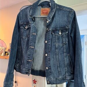 Ladies Levi large Jean jacket, like new condition